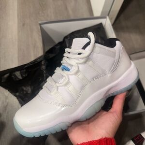 Legend blue low 11s 🧊